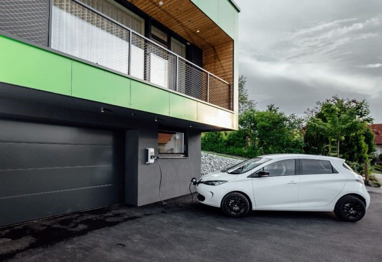 Domača polnilna postaja za električna vozila Loxone